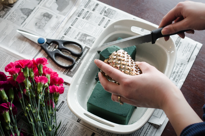 DIY Mini Carnation Arrangement - lemonthistle.com