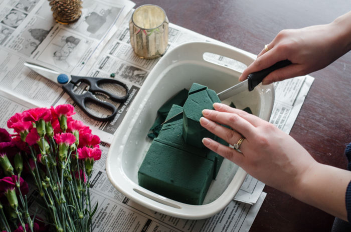 DIY Mini Carnation Arrangement - lemonthistle.com