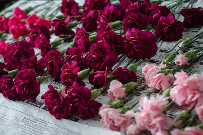 DIY Mini Carnation Arrangement - lemonthistle.com
