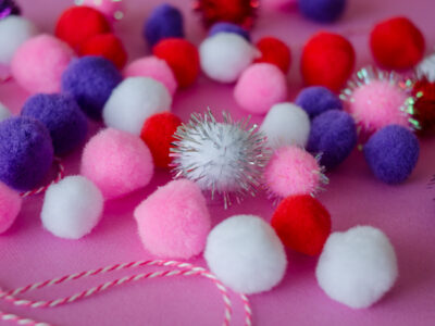 DIY Valentines Pom Pom Garland