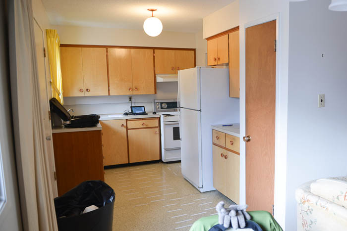 Kitchen Before - lemonthistle.com