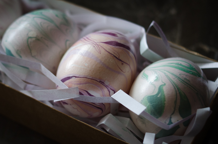 DIY Pastel Marbled Easter Eggs - lemonthistle.com