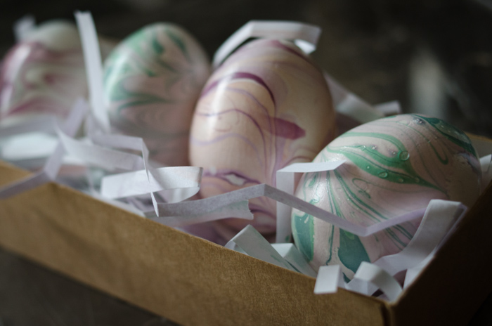 DIY Pastel Marbled Easter Eggs - lemonthistle.com