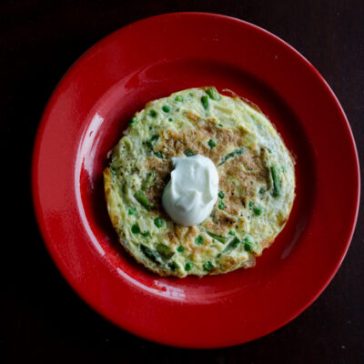Spring Asparagus Pea Omelette - lemonthistle.com