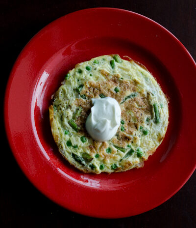 Spring Asparagus Pea Omelette - lemonthistle.com