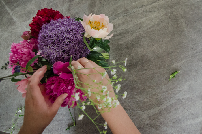 DIY Spring Floral Arrangement - lemonthistle.com