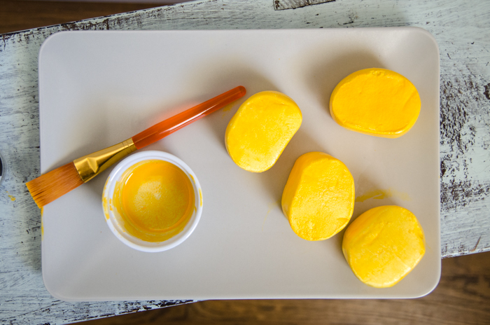 DIY Giant Bumble Bee Marshmallow Pops