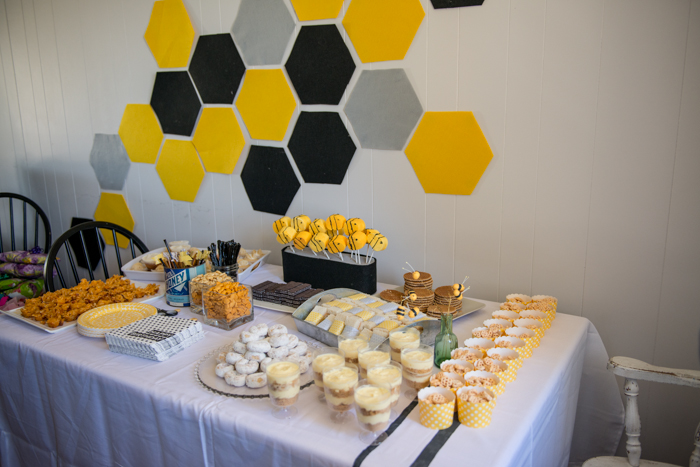 Love the way this looks! DIY First Beeday Party