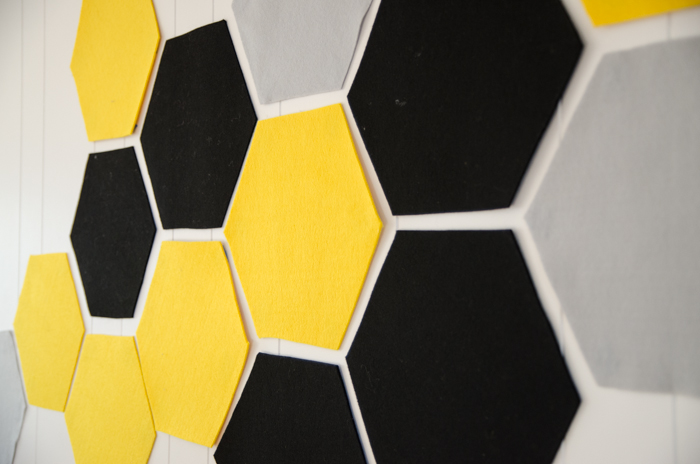Fun Felt Backdrop for a Beeday Party