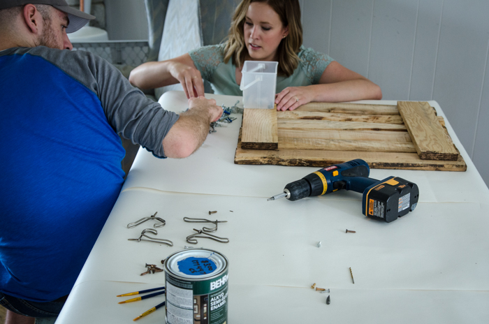 DIY Rustic Towel Rack from Free Pallet Wood