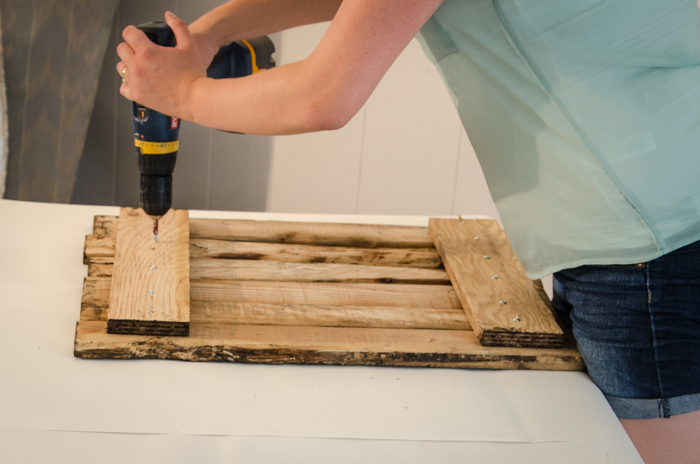 DIY Rustic Towel Rack from Free Pallet Wood