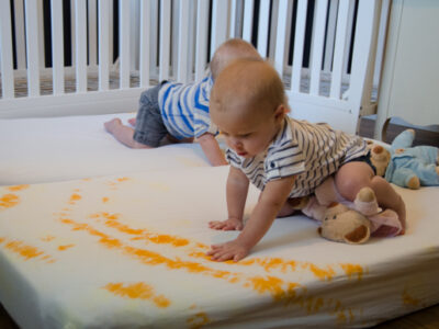 Such a fun idea- love it!! DIY Tie Dye Crib Sheets - lemonthistle.com for Pretty Providence