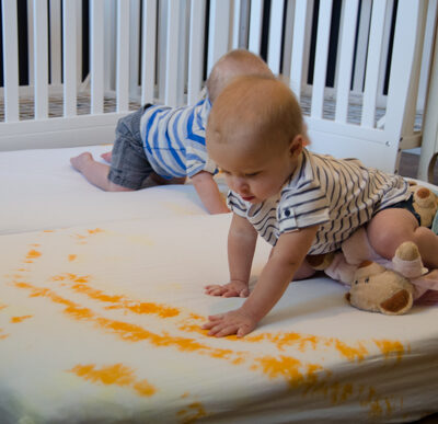 Such a fun idea- love it!! DIY Tie Dye Crib Sheets - lemonthistle.com for Pretty Providence