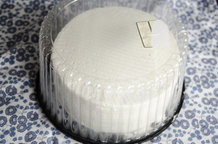 DIY 'Naked' Grocery Store Cake Makeover