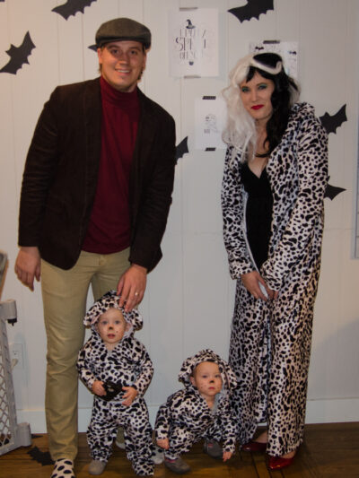 101 Dalmations Halloween Costumes- from the babies to Cruella to Jasper, such a fun family costume!