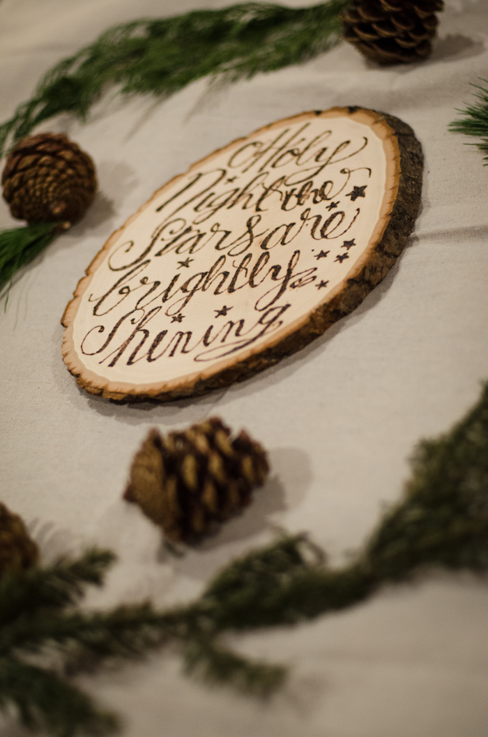 DIY Rustic Holiday Lyric Wood Slice (and a template!)