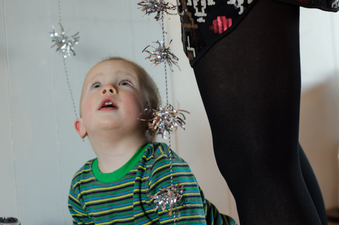 DIY Sparkly Garland (perfectly for New Years Eve!)