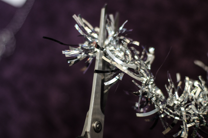 DIY Sparkly Garland (perfectly for New Years Eve!)