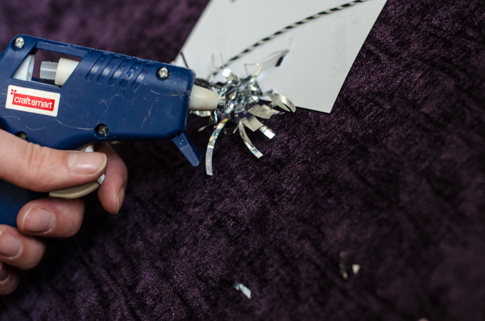 DIY Sparkly Garland (perfectly for New Years Eve!)