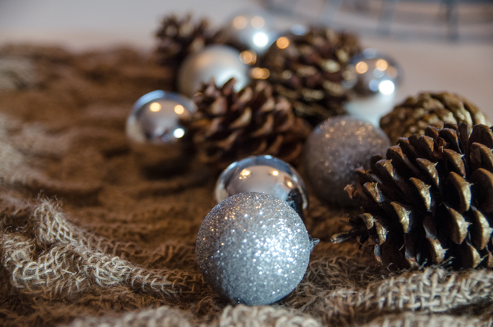 DIY Rustic Pinecone & Bauble Holiday Wreath for only a few dollars!