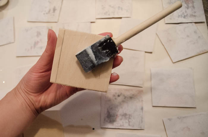 DIY Wooden Photo Transfer Memory Game- what a fun gift idea! I loved Concentration as a kid