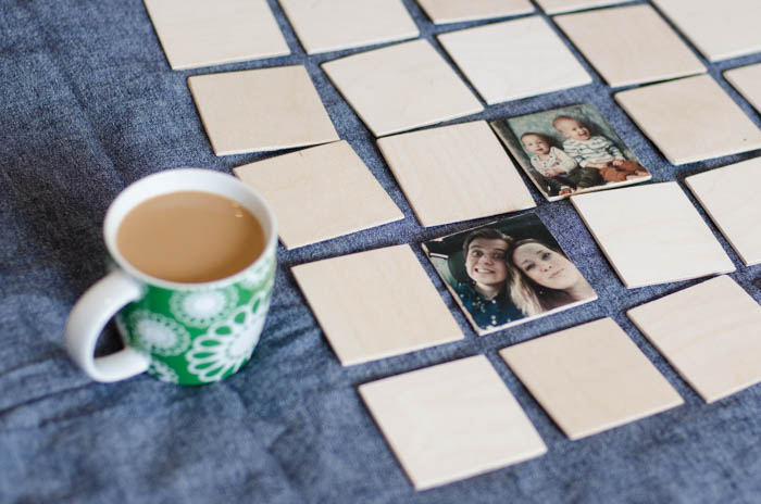 DIY Wooden Photo Transfer Memory Game- what a fun gift idea! I loved Concentration as a kid