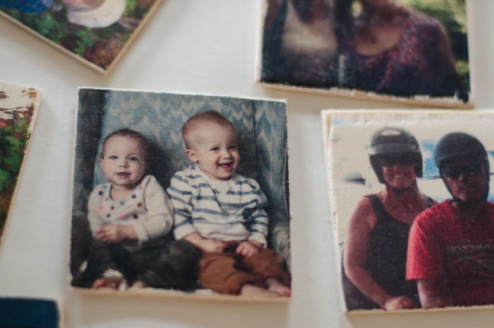 DIY Wooden Photo Transfer Memory Game- what a fun gift idea! I loved Concentration as a kid