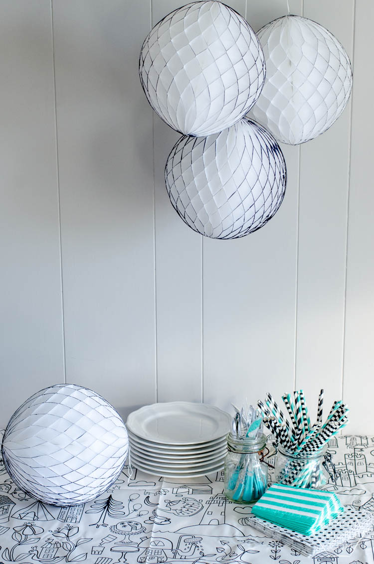 DIY Colour Edged Honeycomb Party Balls- So fun! 
