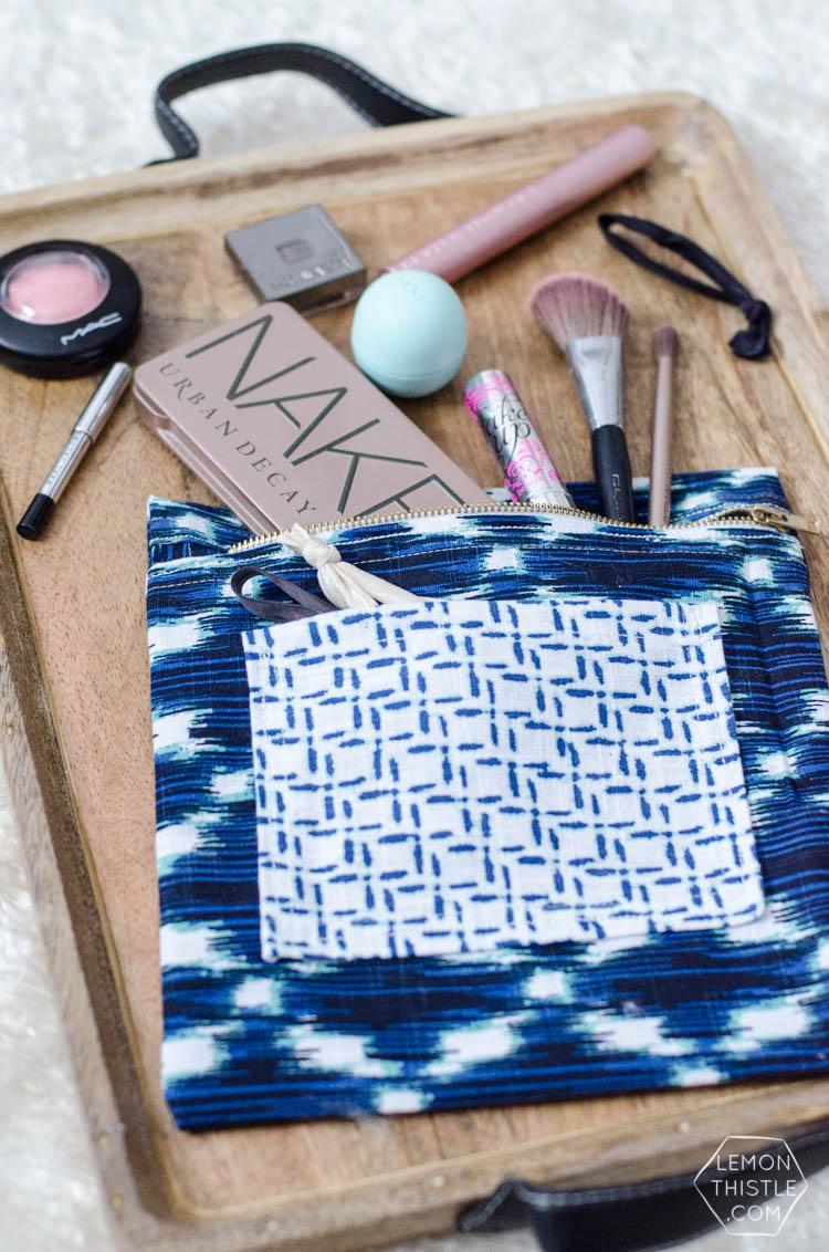DIY Exposed Zipper Pouch (made out of a tea towel!) I love the combination.