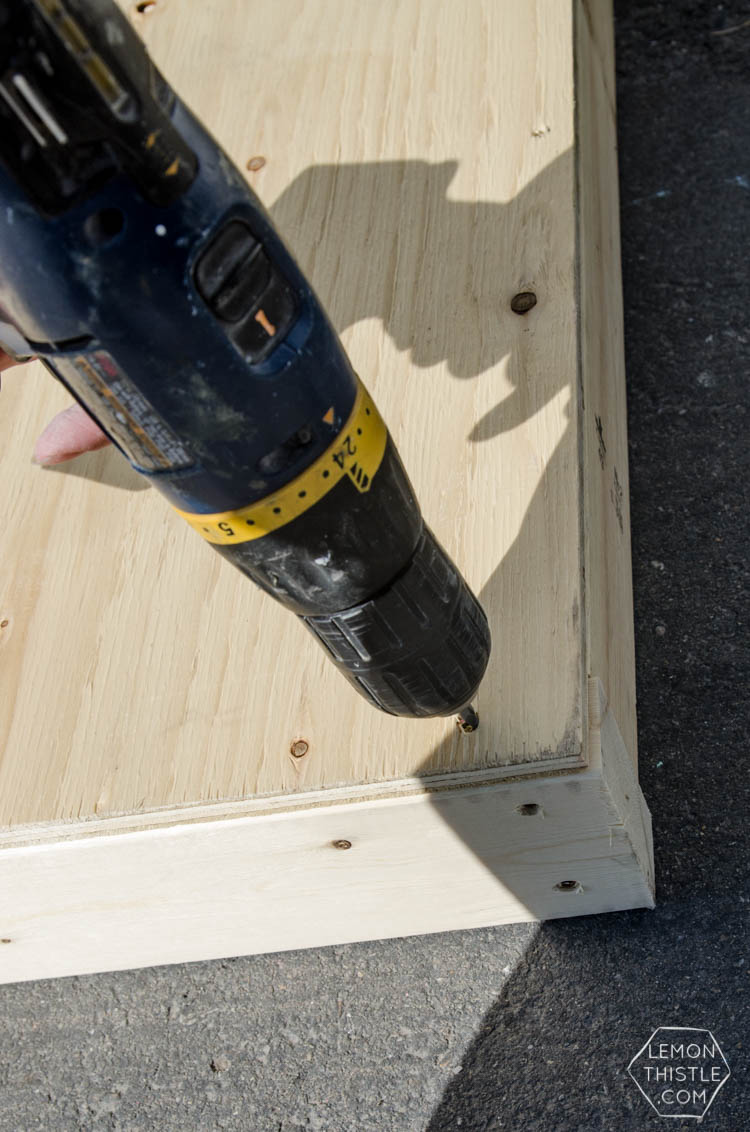 DIY Yard Games- I love the idea of having dominoes in my backyard-and this chalkboard cornhole is pretty awesome too!