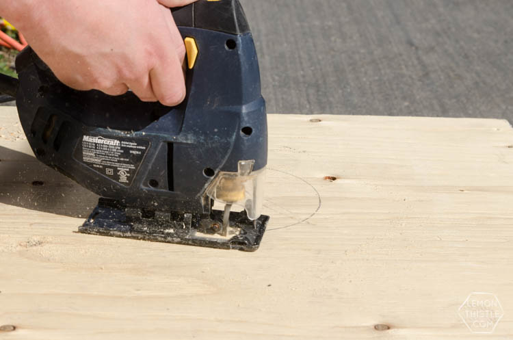 DIY Yard Games- I love the idea of having dominoes in my backyard-and this chalkboard cornhole is pretty awesome too!