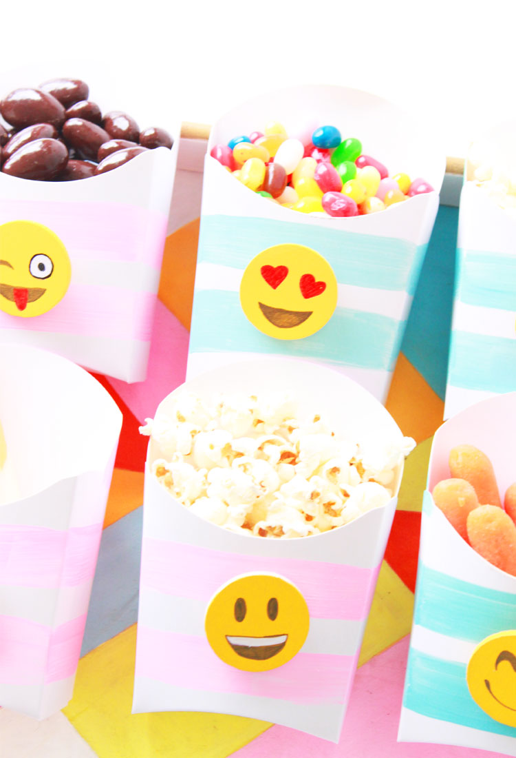 DIY Emoji Snack Boxes- so much fun for  a party!