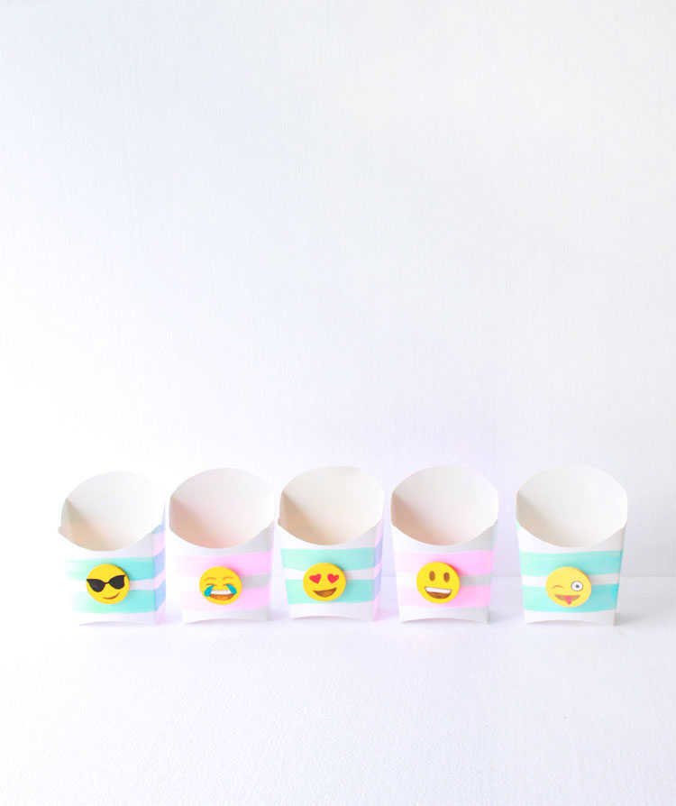 DIY Emoji Snack Boxes- so much fun for  a party!