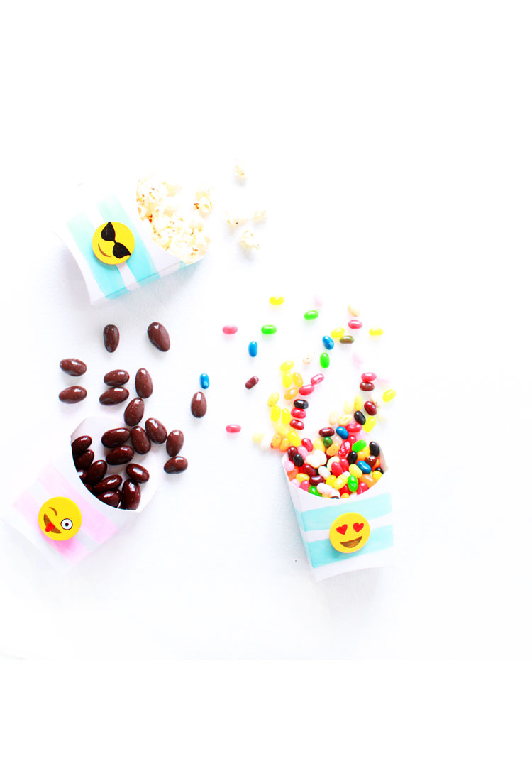 DIY Emoji Snack Boxes- so much fun for  a party!