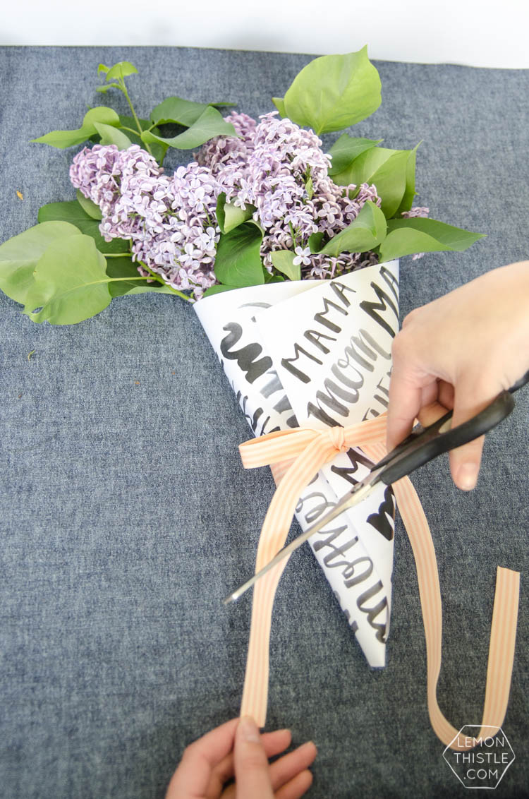 Free Printable Hand Lettered Flower Wraps for Mothers Day gifts