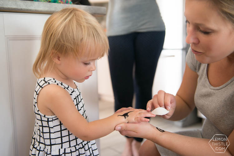 DIY Dinosaur Temporary Tattoo Station and free printables templates! Such a fun activity for a kid birthday party!