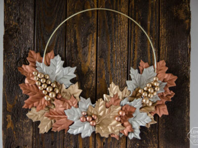 DIY Simple Autumn Metallics Wreath- so perfect for fall!