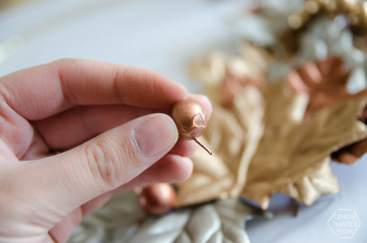 DIY Simple Autumn Metallics Wreath- so perfect for fall!
