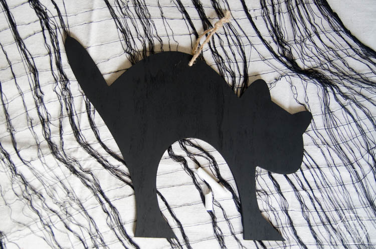 DIY Trick or Treat! Cat Chalkboard Decor for Halloween