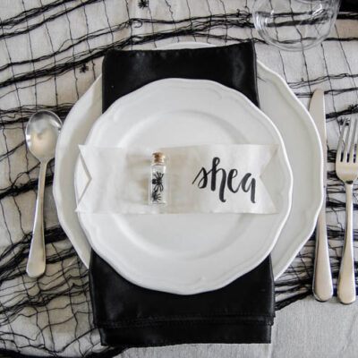 DIY Bugs in Jars for a simple spooky Halloween place setting