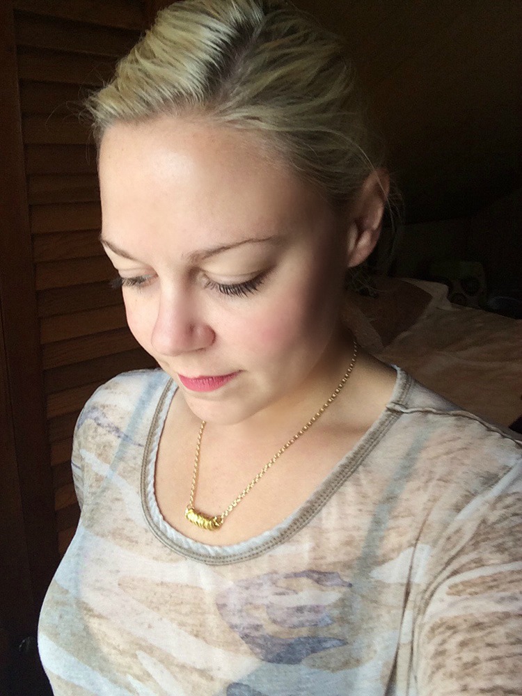 bolt necklace diy- such a fun gift idea!
