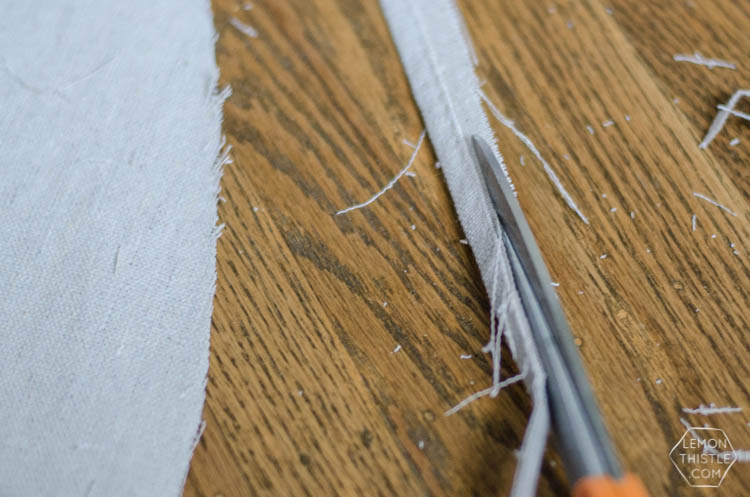 DIY simple glitter tree skirt- I love this for a little more of a natural christmas