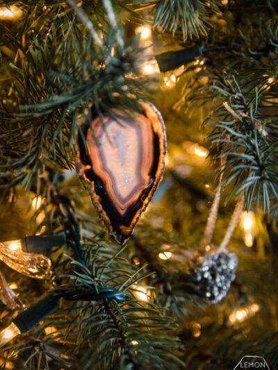 DIY precious gem ornaments- glitzy but natural, perfect Christmas decor!
