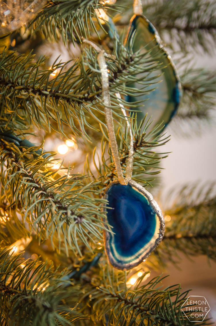 DIY precious gem ornaments- glitzy but natural, perfect Christmas decor!