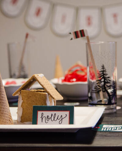 A simple gingerbread decorating party... I love this! The decorations are so classic but easy to accomplish