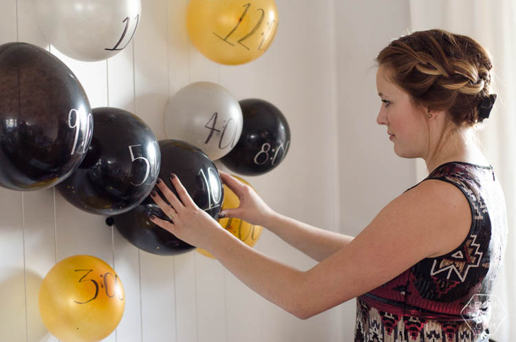 DIY Balloon Memory Wall for New Years Eve!