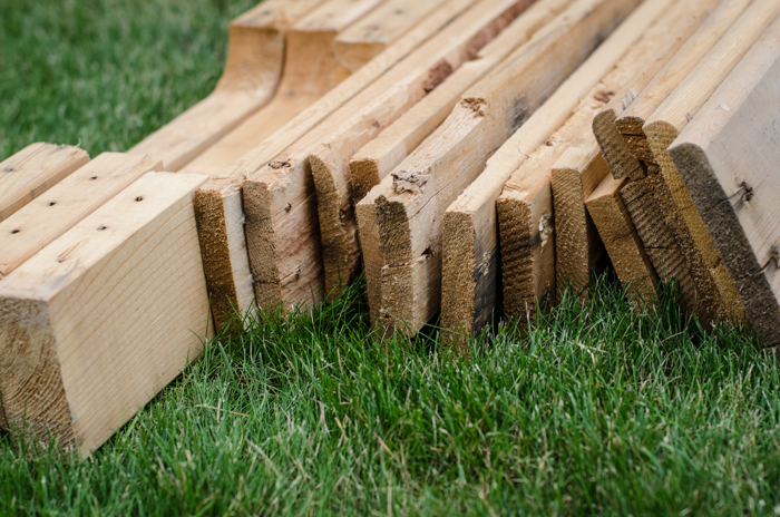 How to disassemble a pallet without killing yourself