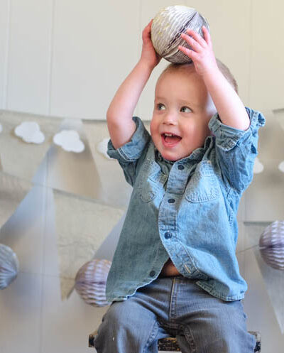 DIY Metallic Mini Honeycomb Garland- so fun for a party or just home decor!