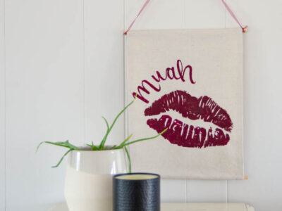 Muah! Cheeky DIY Valentine's Day Wall Hanging