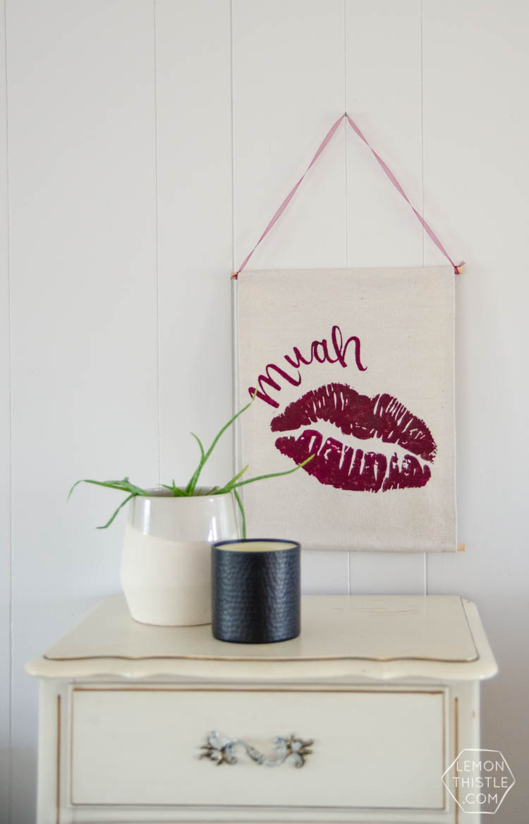 Muah! Cheeky DIY Valentine's Day Wall Hanging